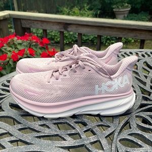 Hoka Clifton 9 Women's size 6.5 Pale Mauve